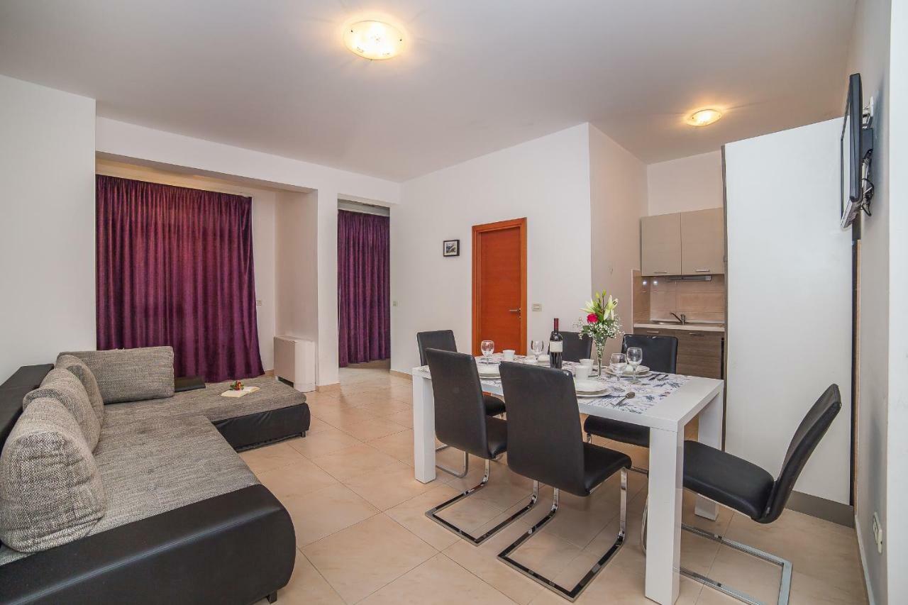 Apartments Mario Migros Makarska Esterno foto