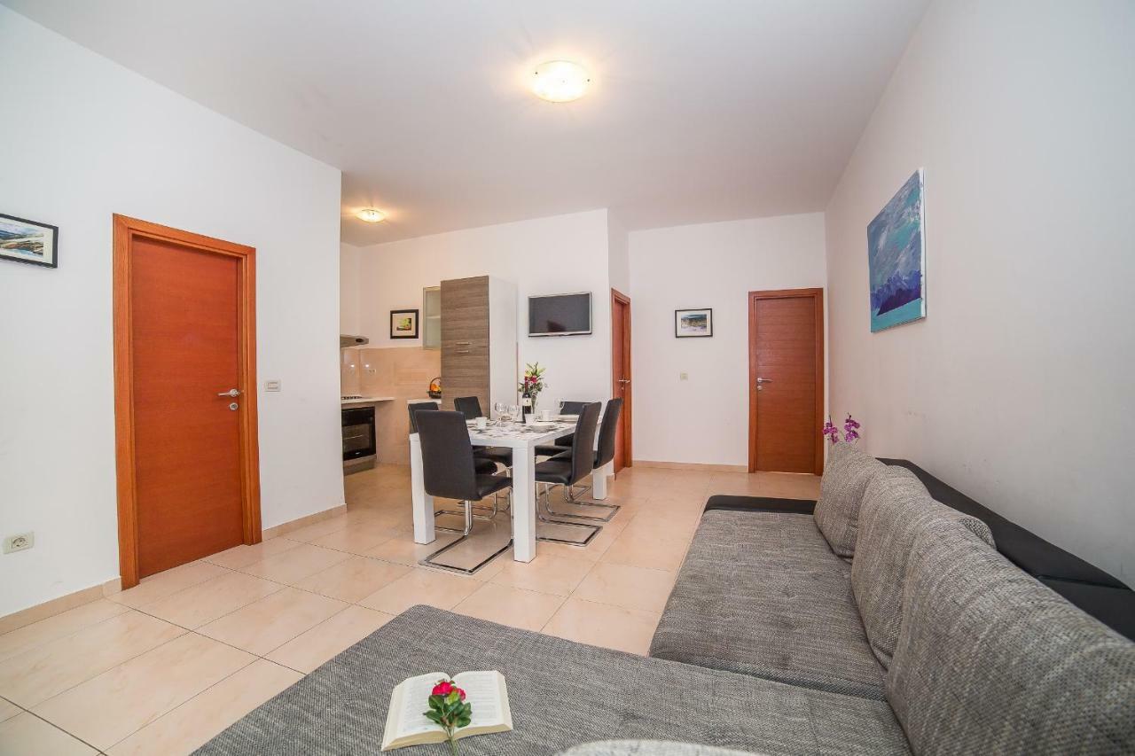 Apartments Mario Migros Makarska Esterno foto
