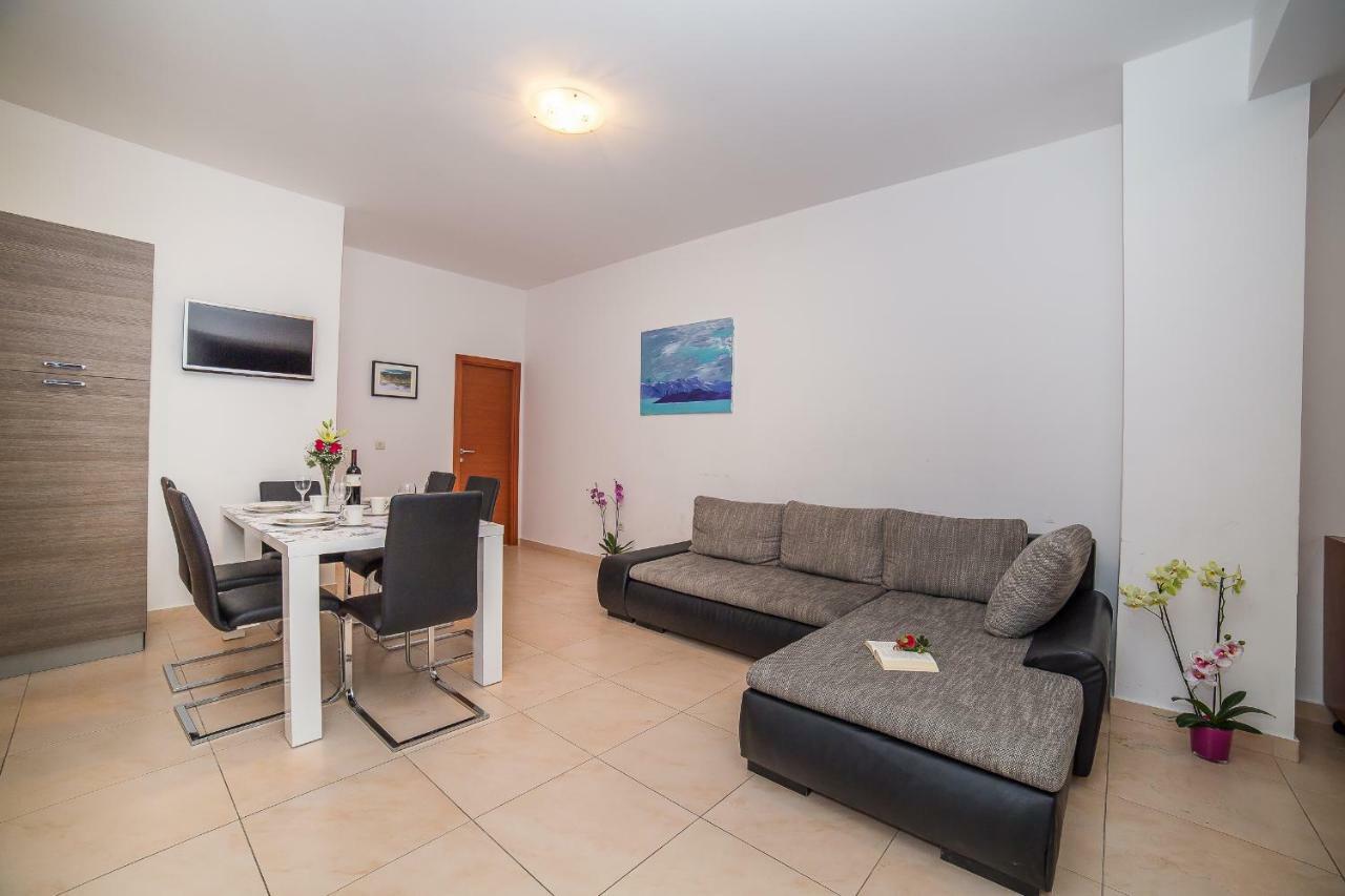 Apartments Mario Migros Makarska Esterno foto